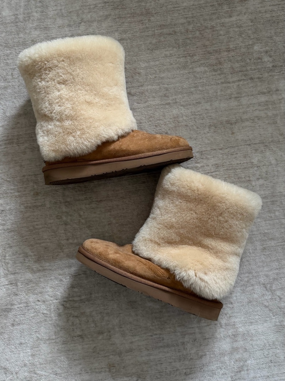 UGG Patten Suede sheepskin in Chestnut